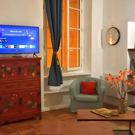 33 On The Old Historic Senate Square Apartamento *