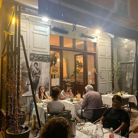 33 On The Old Historic Senate Square Nice