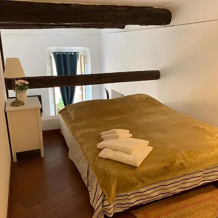 33 On The Old Historic Senate Square Lägenhet