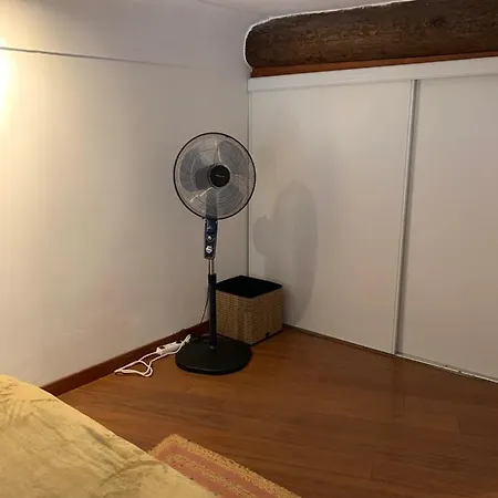 33 On The Old Historic Senate Square *