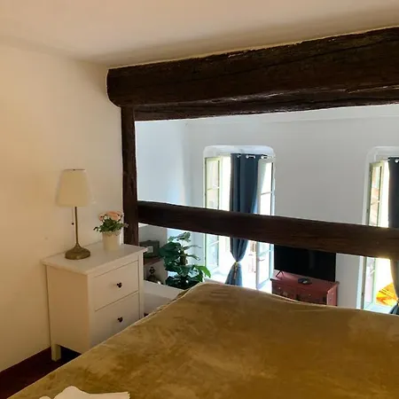 33 On The Old Historic Senate Square