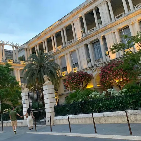 33 On The Old Historic Senate Square Nice