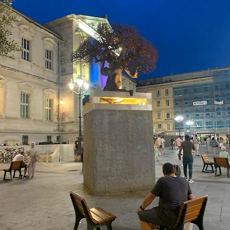 Lägenhet 33 On The Old Historic Senate Square *